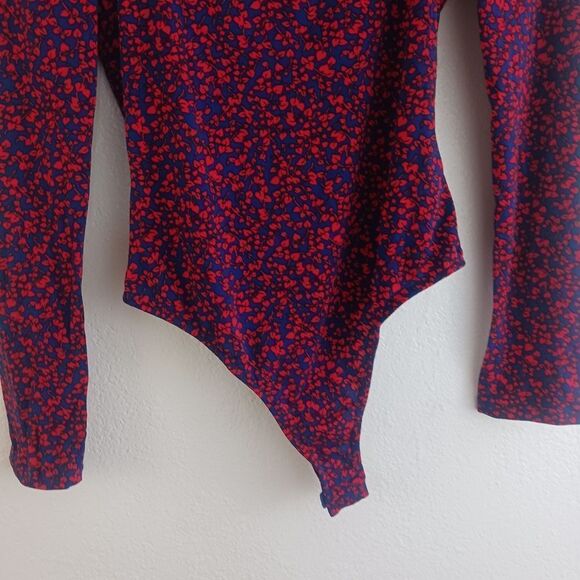 Lush long sleeve printed bodysuit size S - Picture 5 of 6